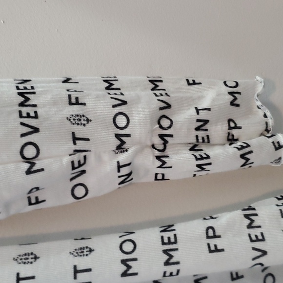 Free People Movement High Jump Logo Long Sleeve Size Medium - Picture 5 of 11